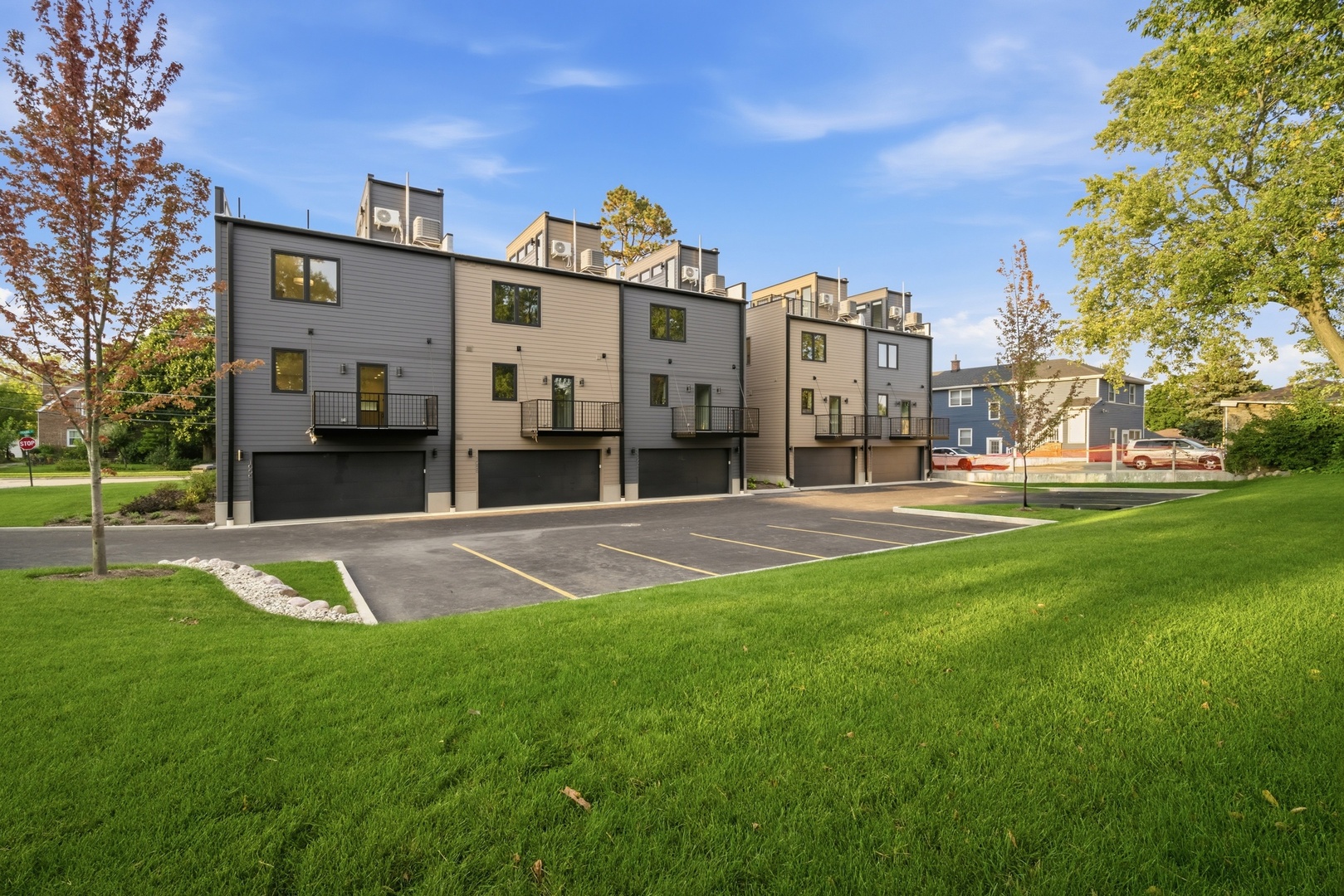 49 Prairie Avenue Unit: 49B