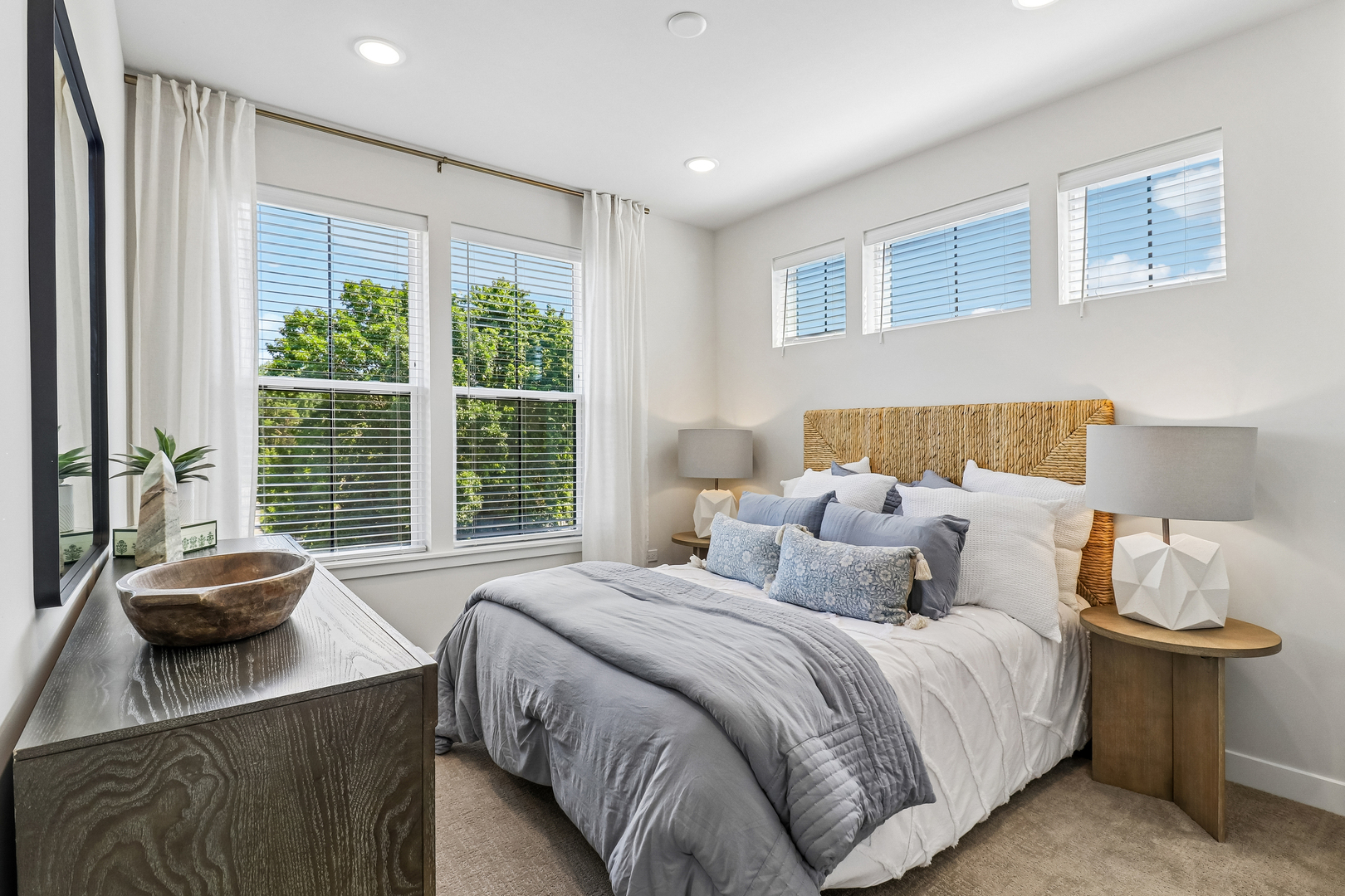720 Thayer Street Unit: C1