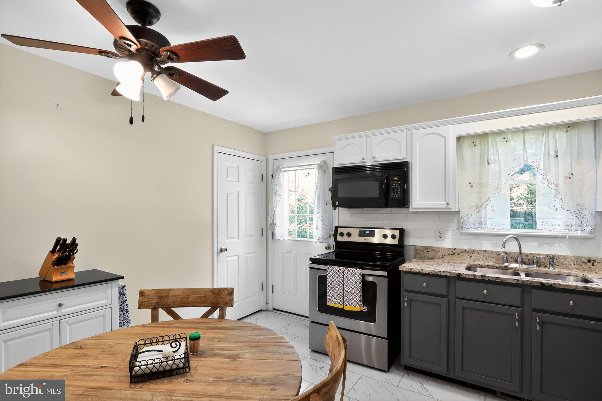 330 POWDER HORN DRIVE