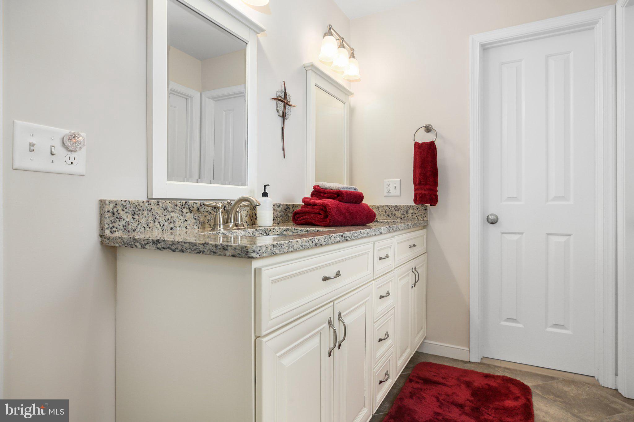 2618 CAROLINE STREET