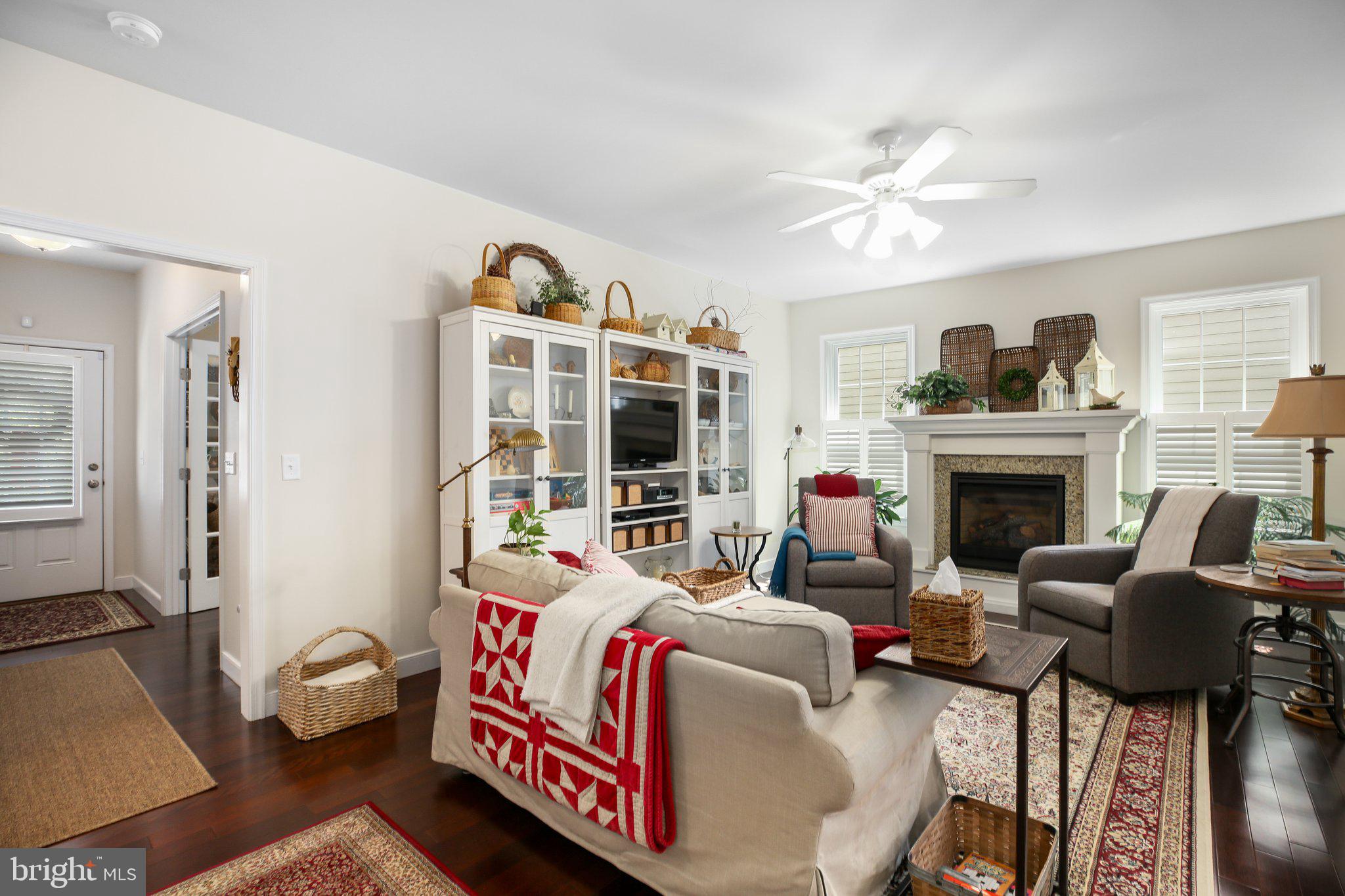 2618 CAROLINE STREET