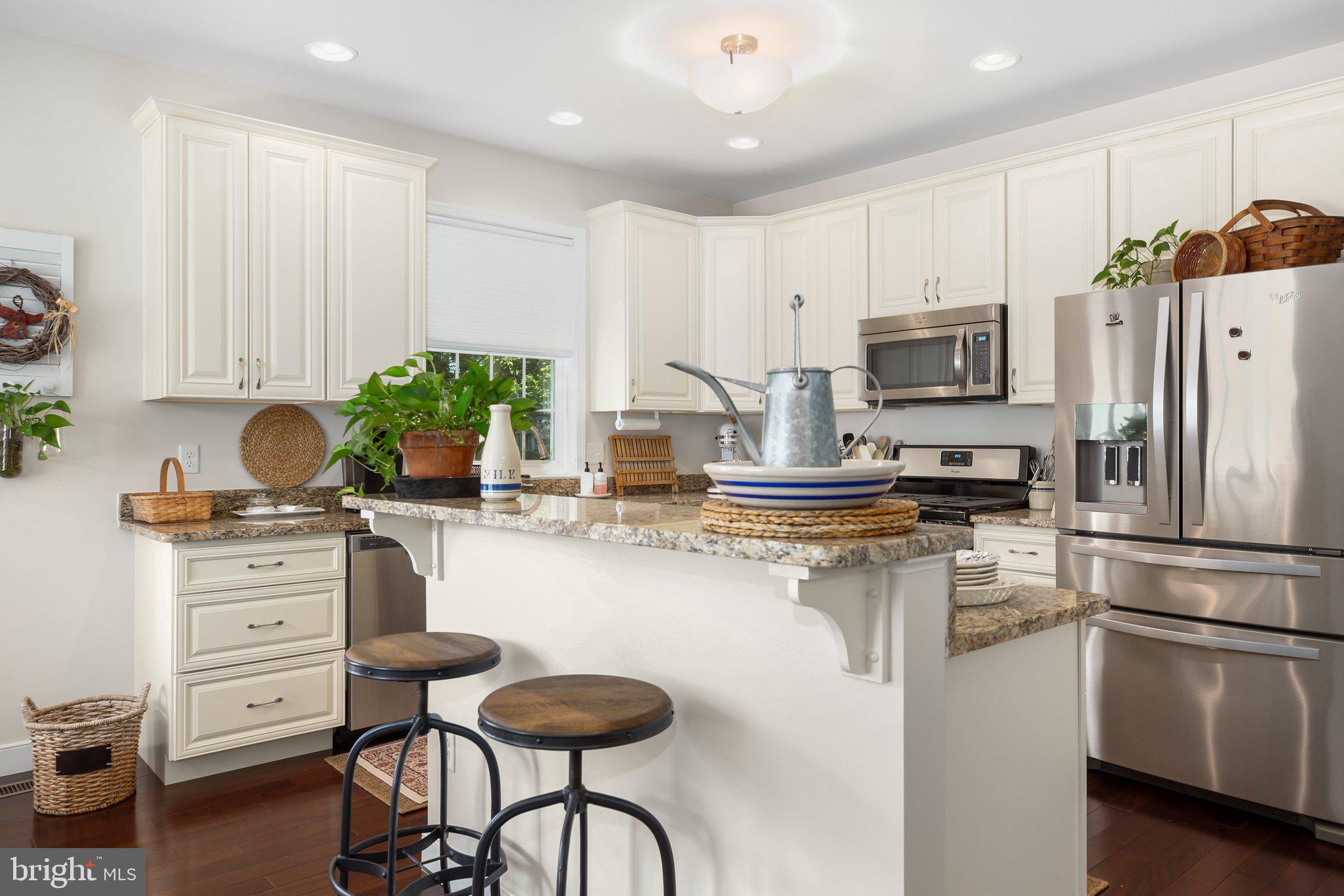 2618 CAROLINE STREET