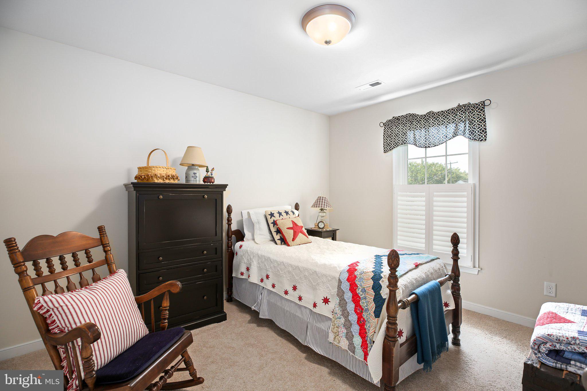 2618 CAROLINE STREET