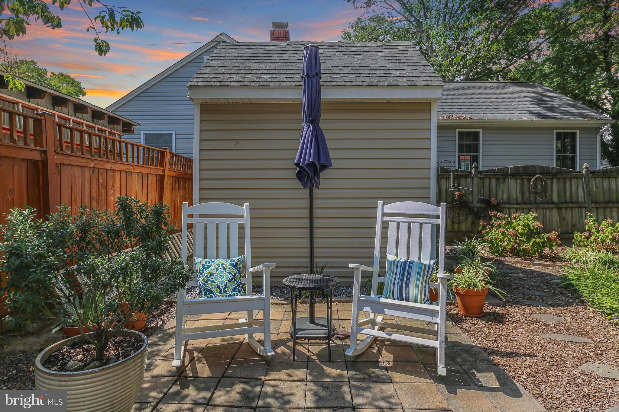 2618 CAROLINE STREET