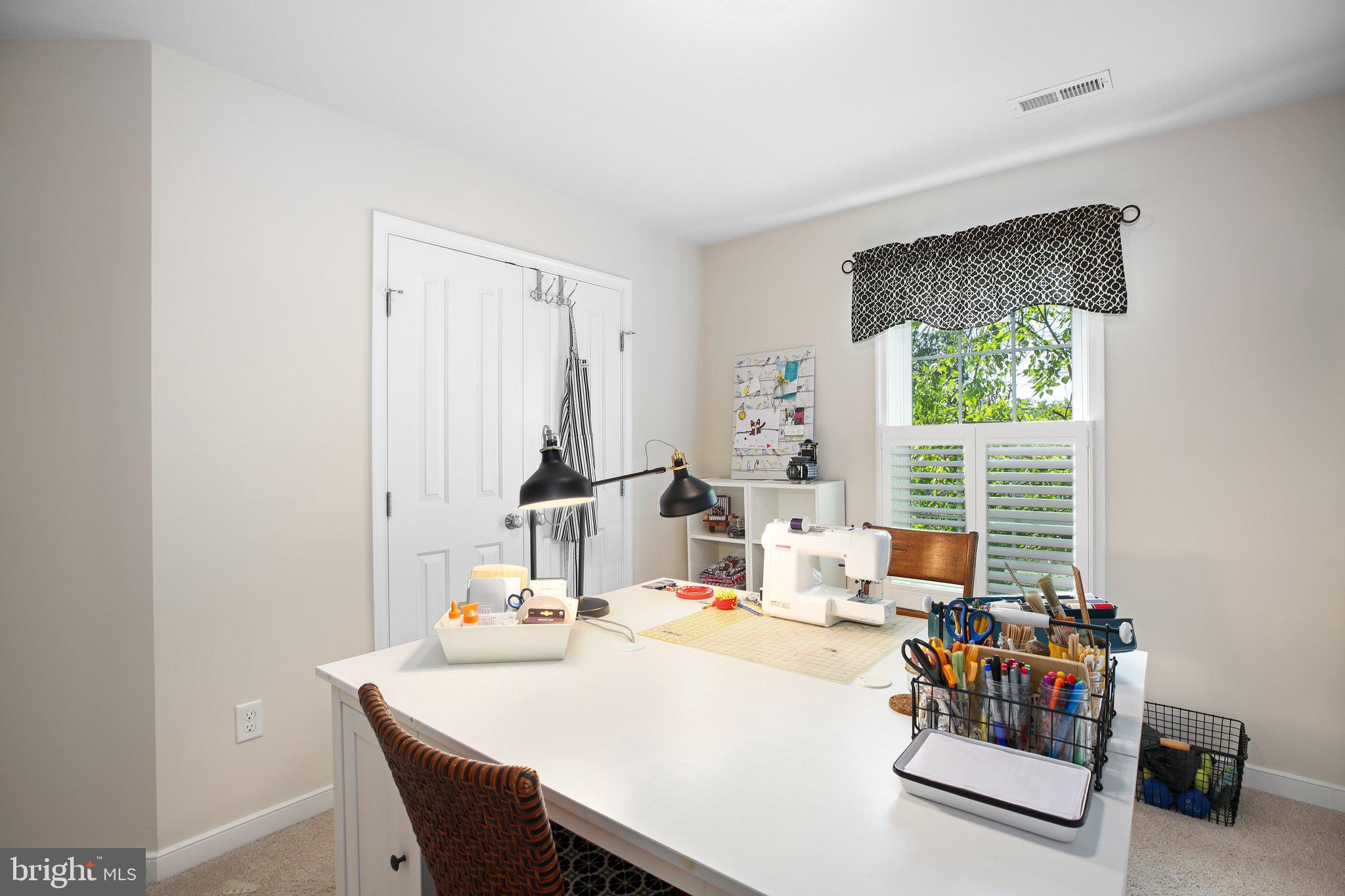 2618 CAROLINE STREET