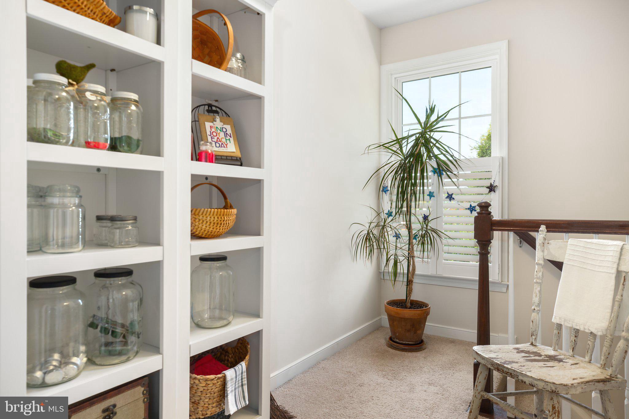 2618 CAROLINE STREET