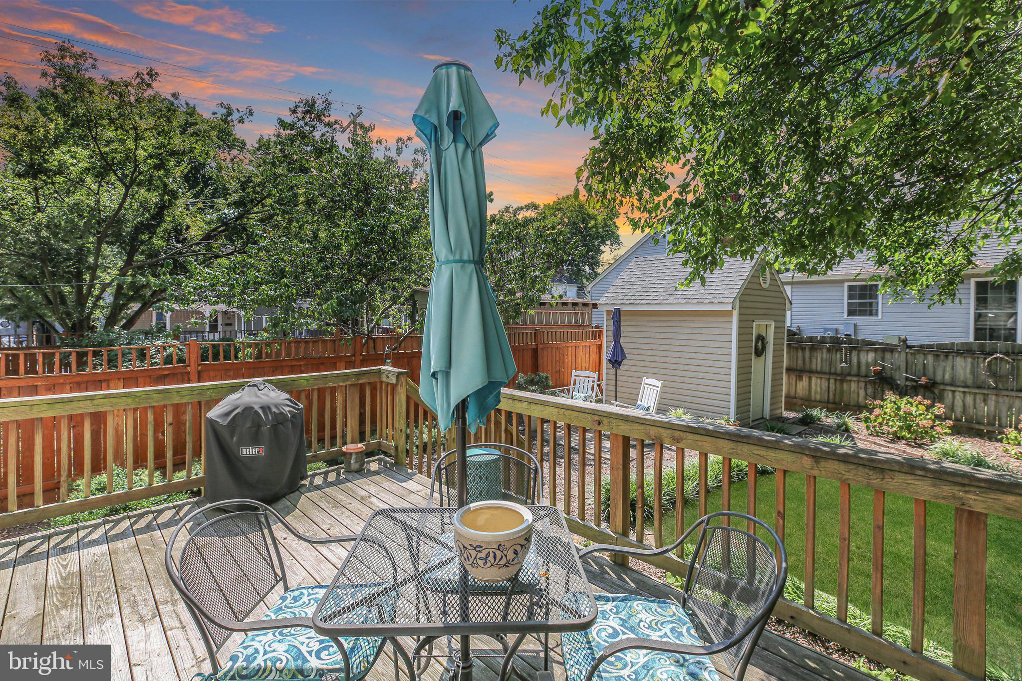 2618 CAROLINE STREET