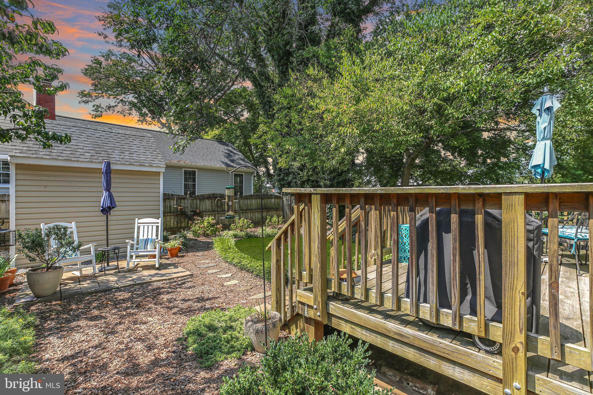 2618 CAROLINE STREET