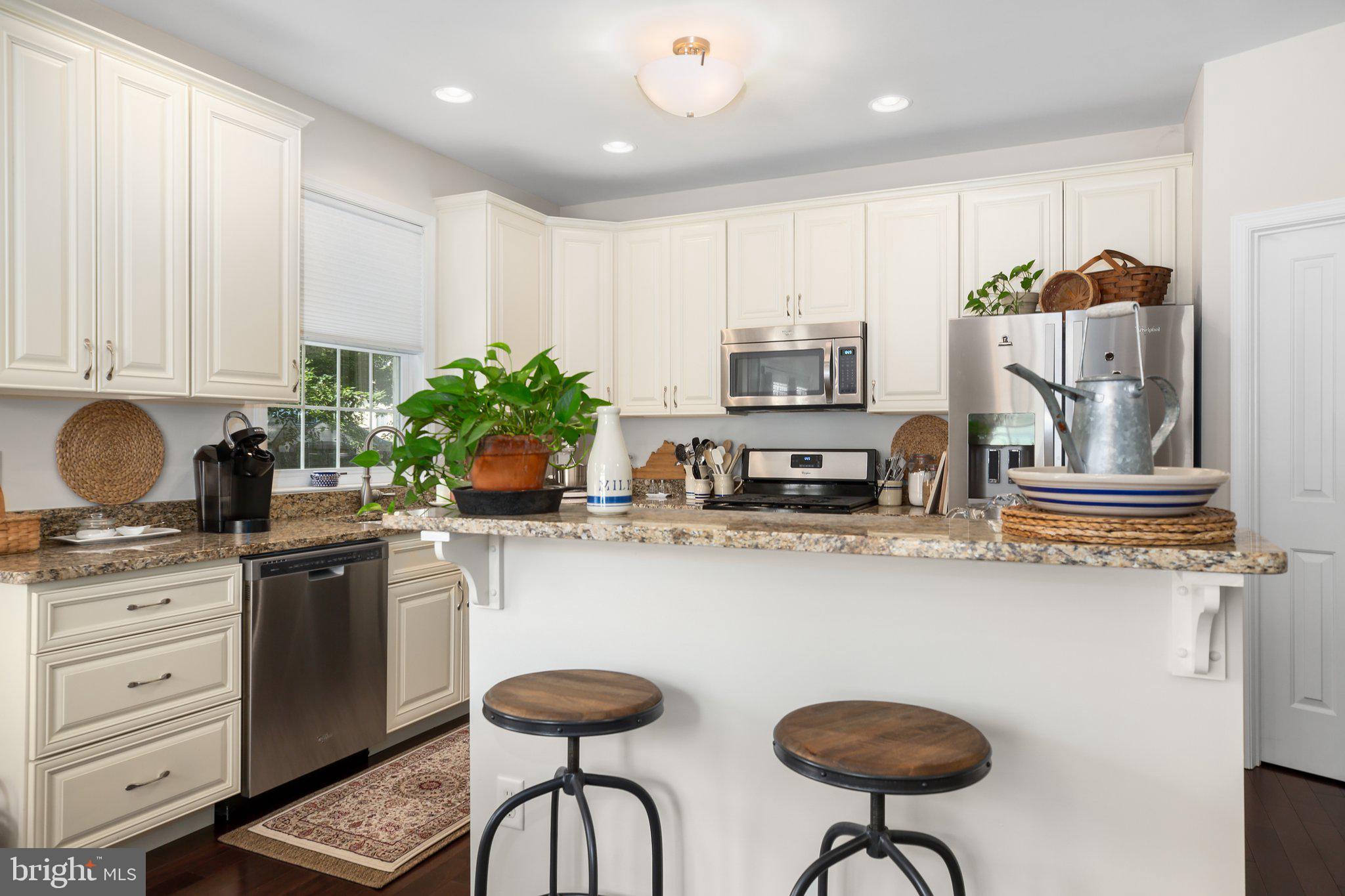 2618 CAROLINE STREET