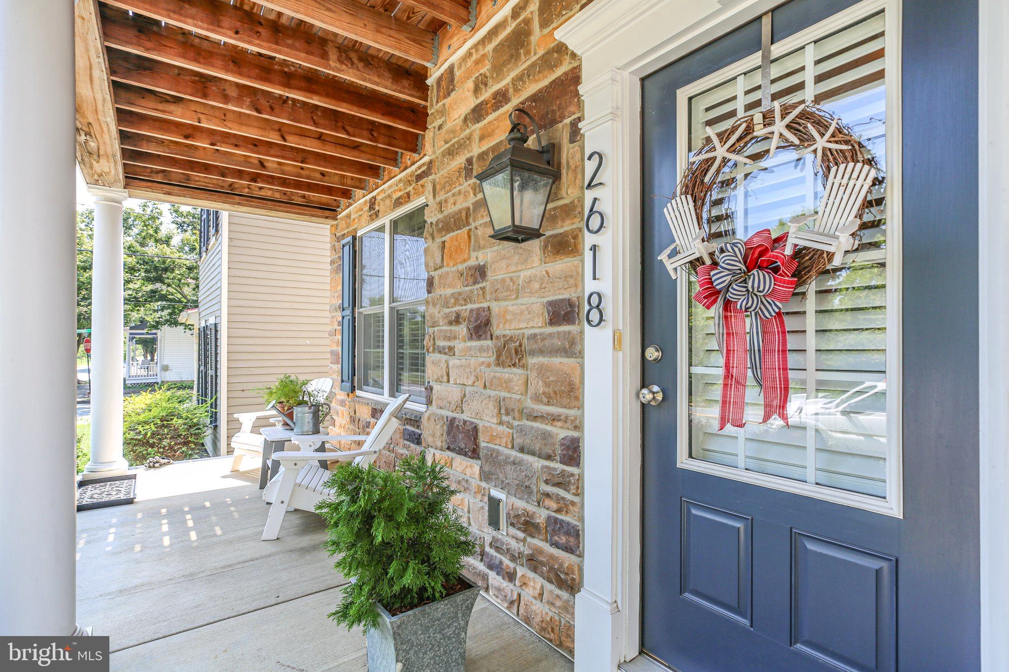 2618 CAROLINE STREET