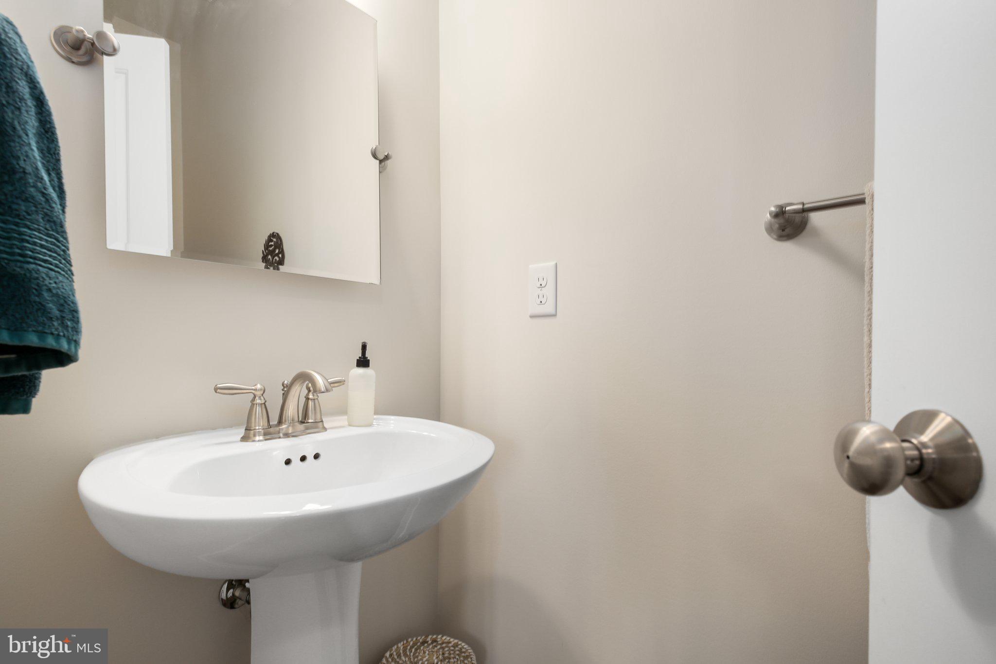 2618 CAROLINE STREET