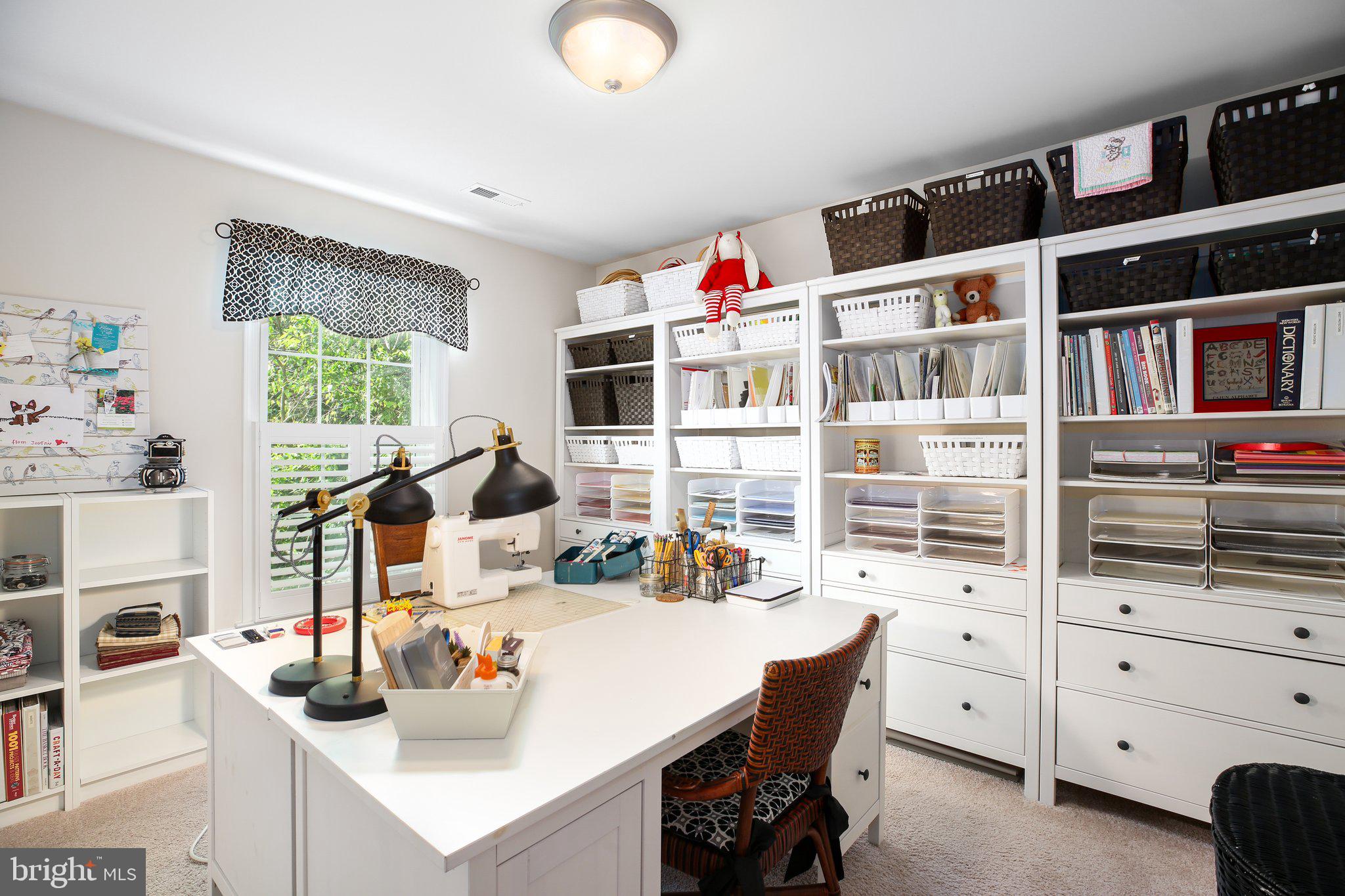 2618 CAROLINE STREET