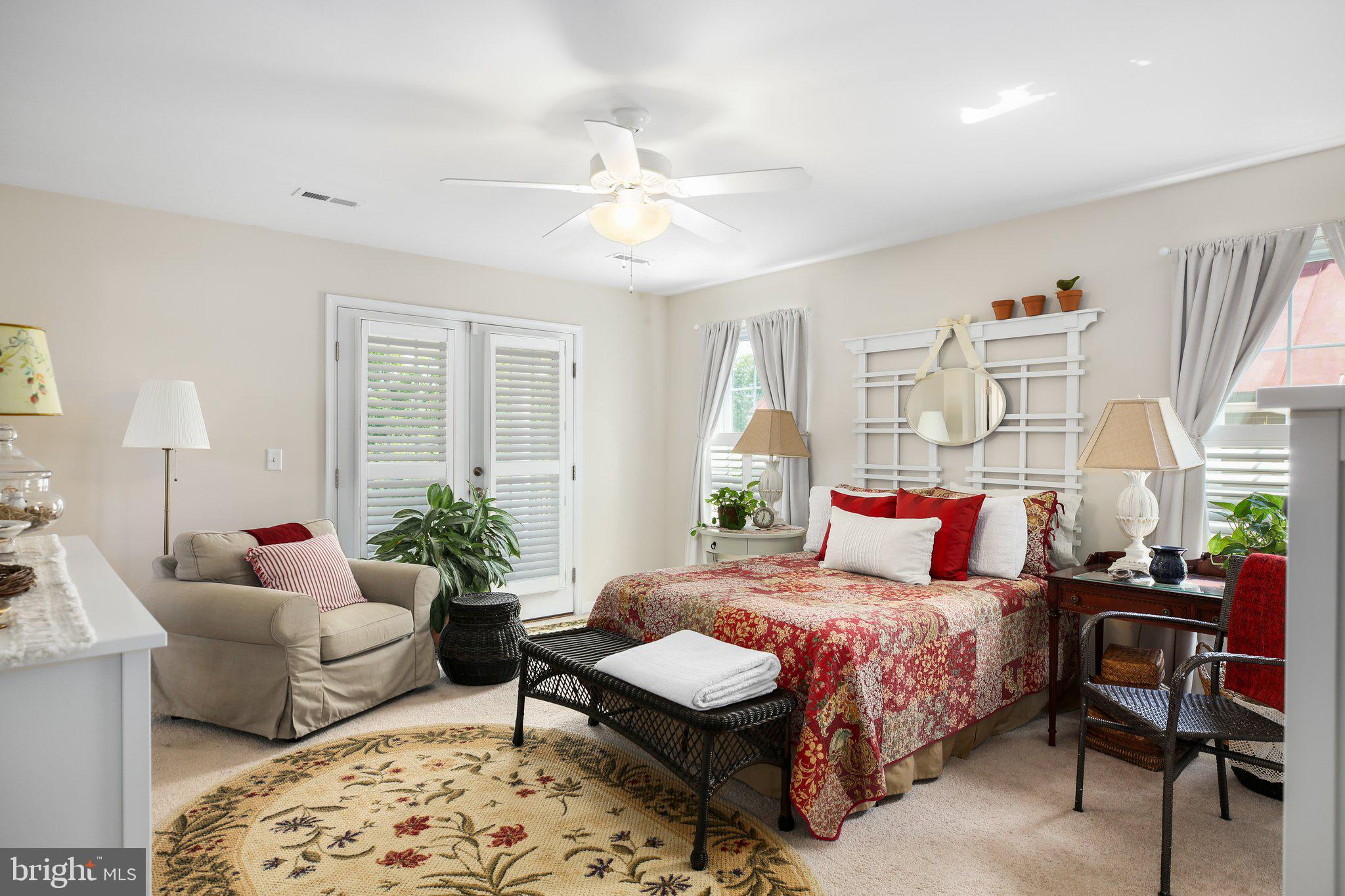 2618 CAROLINE STREET