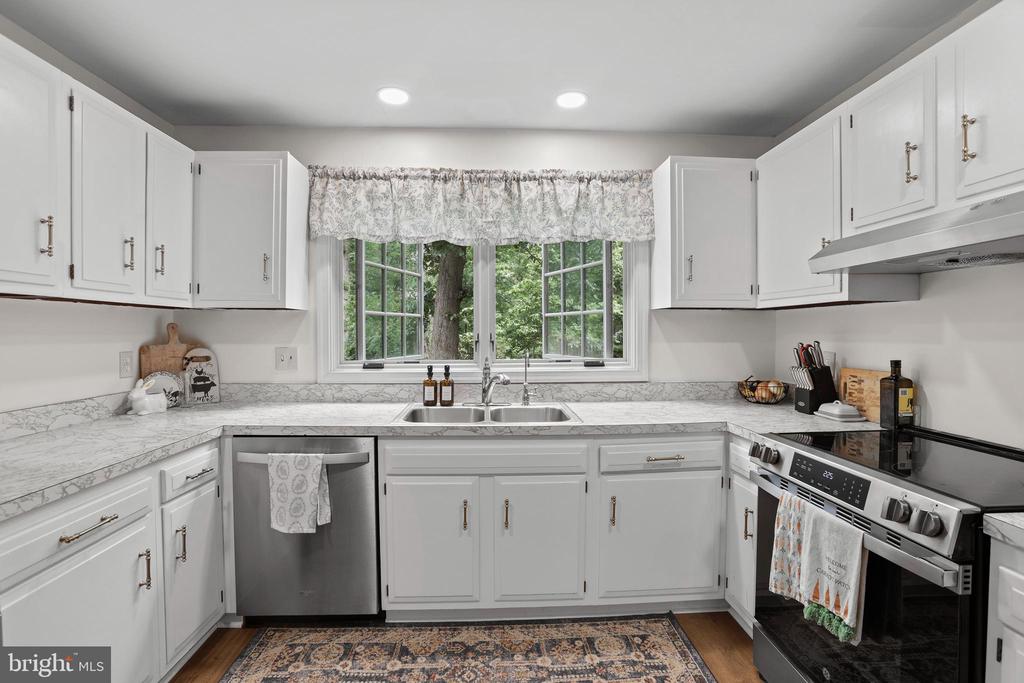 443 DEERWOOD DRIVE