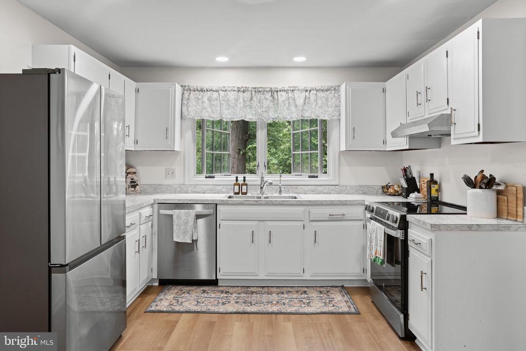 443 DEERWOOD DRIVE