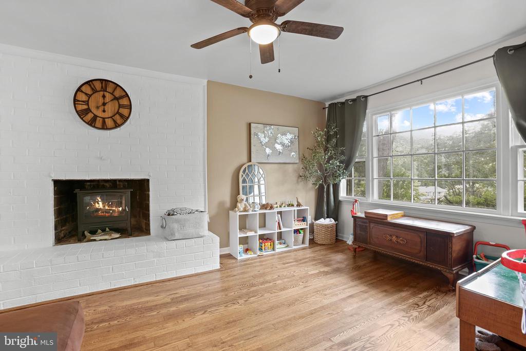 443 DEERWOOD DRIVE