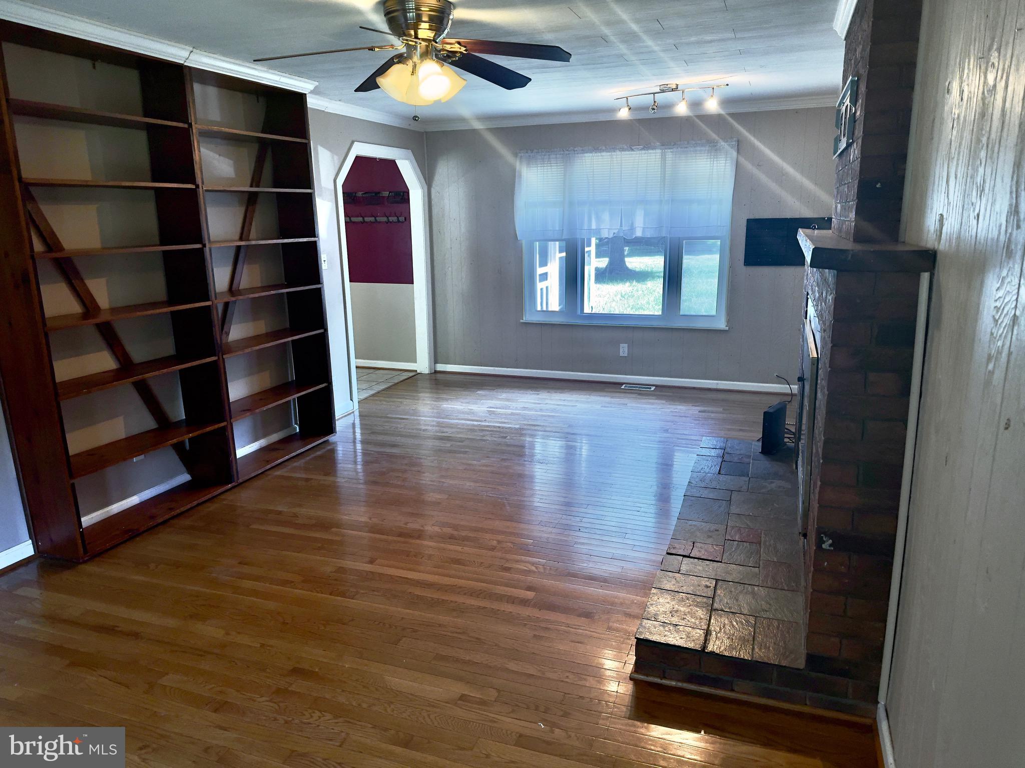 4449 WILLOW TREE LANE