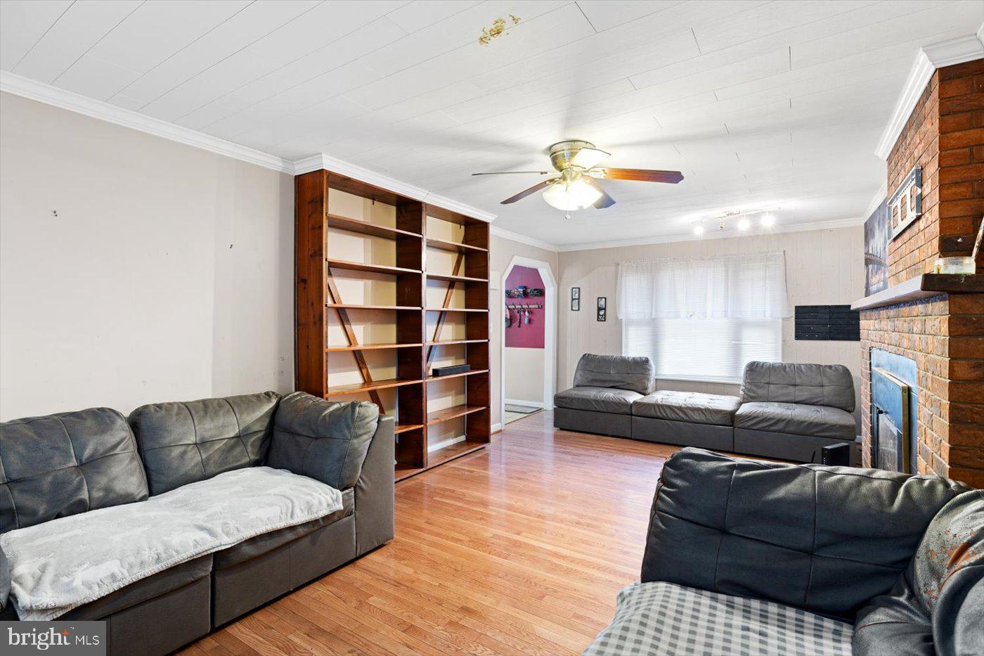 4449 WILLOW TREE LANE