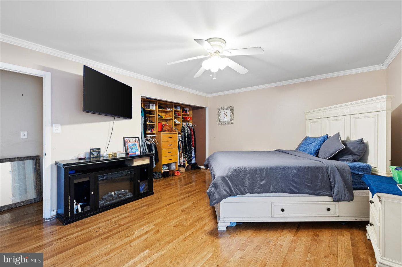 4449 WILLOW TREE LANE