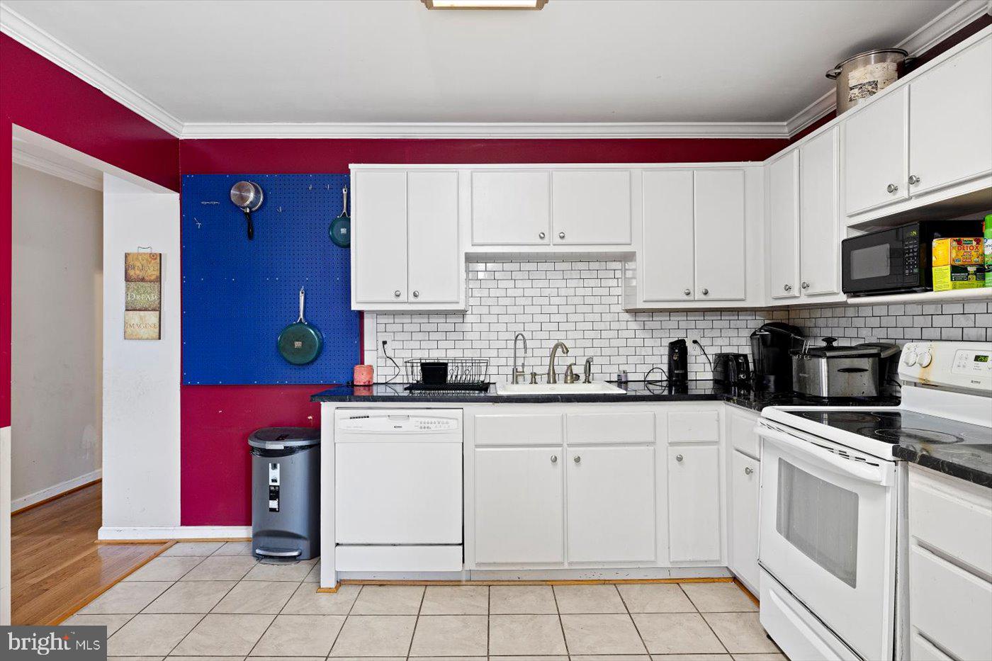 4449 WILLOW TREE LANE