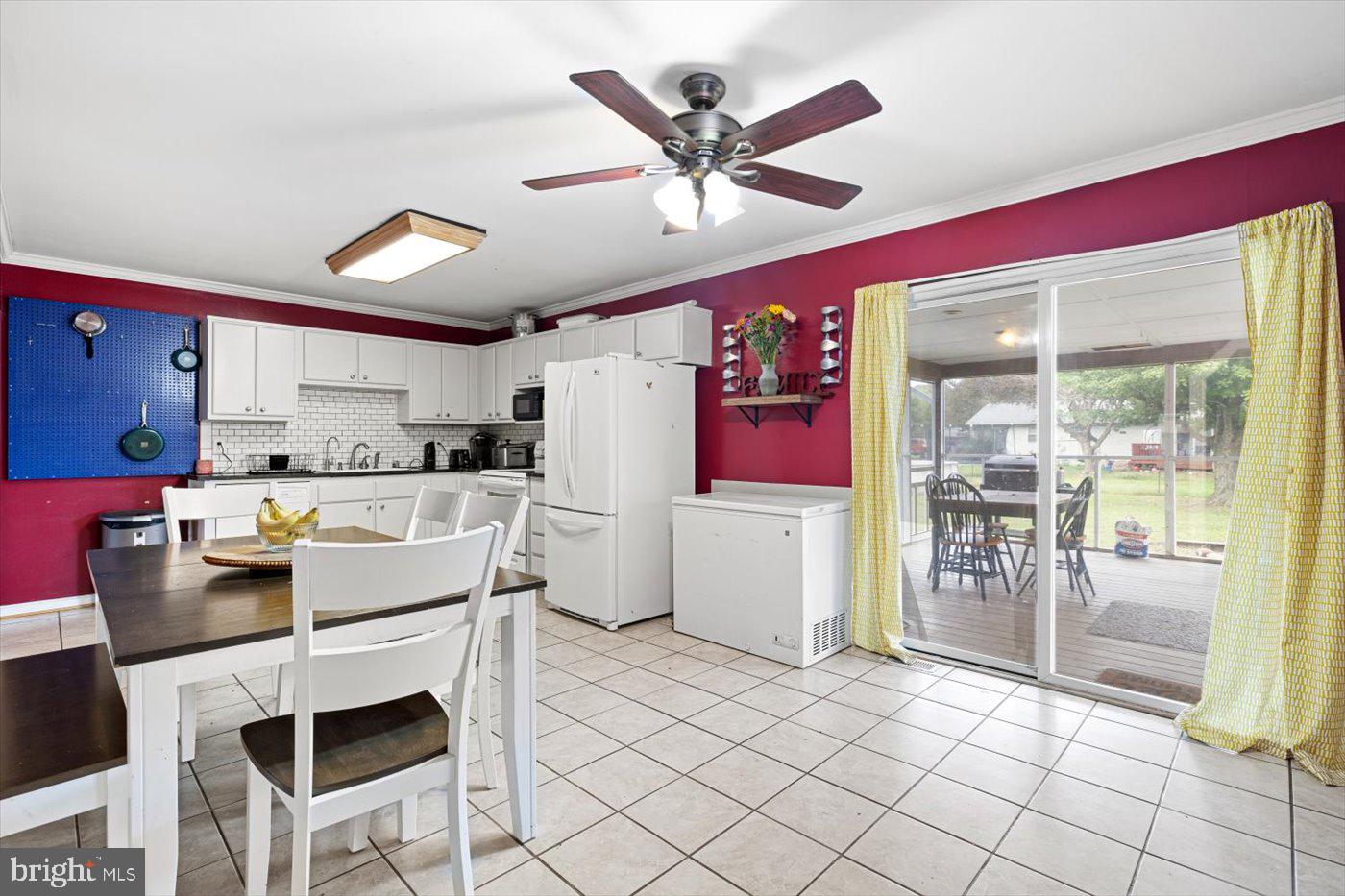 4449 WILLOW TREE LANE