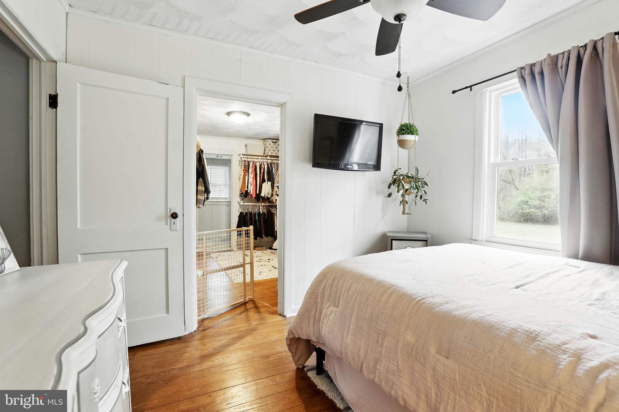 2371 MATHIAS POINT ROAD