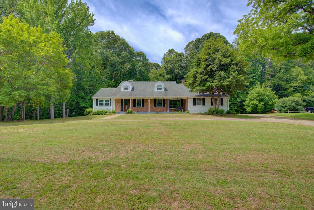 8406 CEDAR LANE