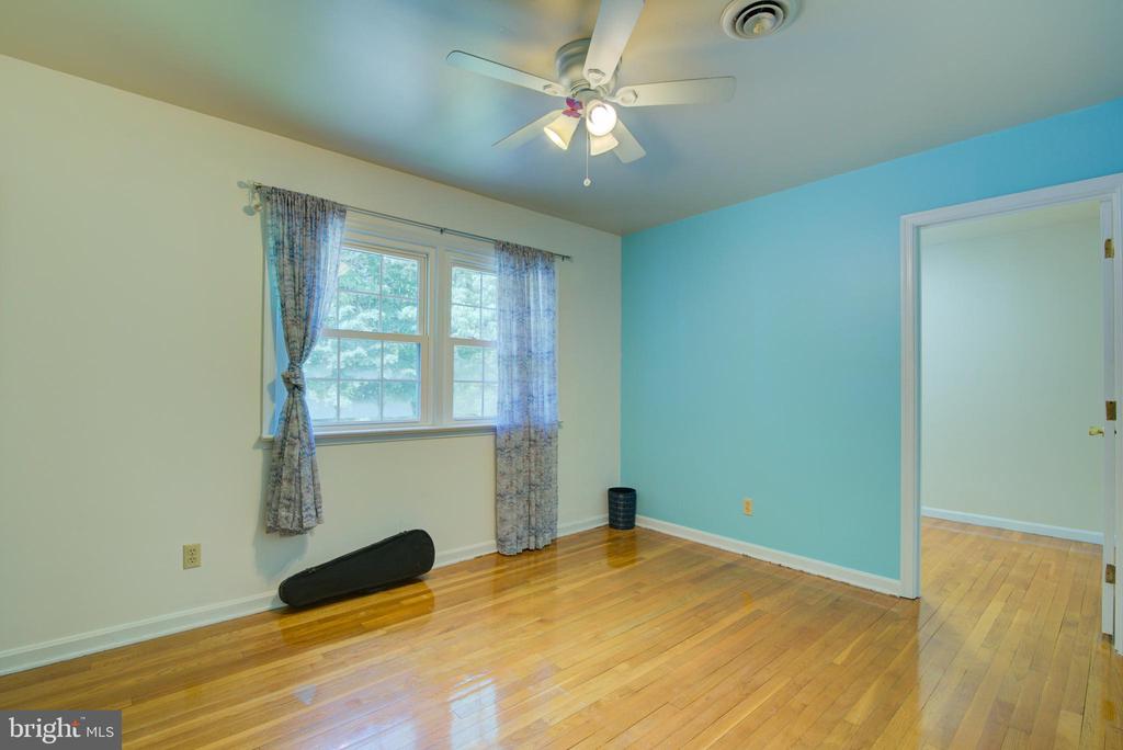 8406 CEDAR LANE