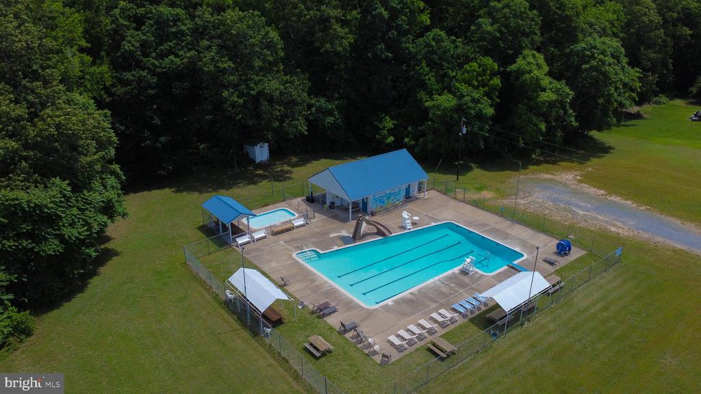 8406 CEDAR LANE