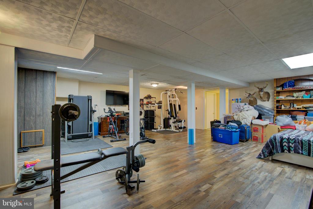 8406 CEDAR LANE