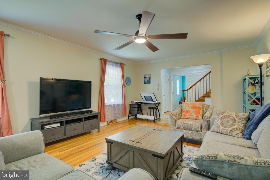8406 CEDAR LANE