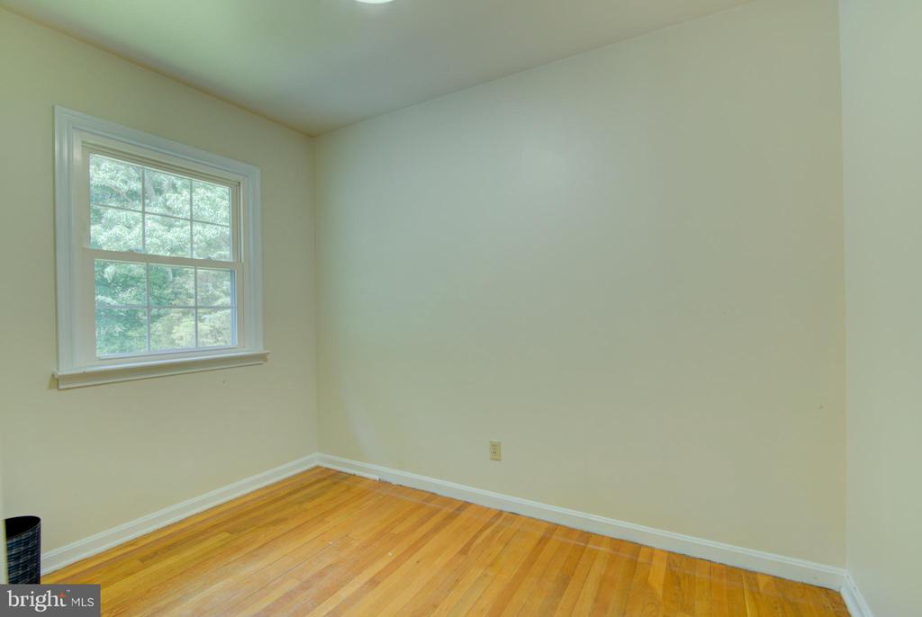 8406 CEDAR LANE