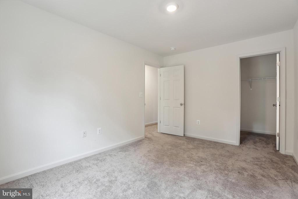 11041 LEE STREET