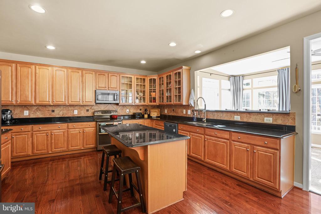4260 ALEXIS LANE