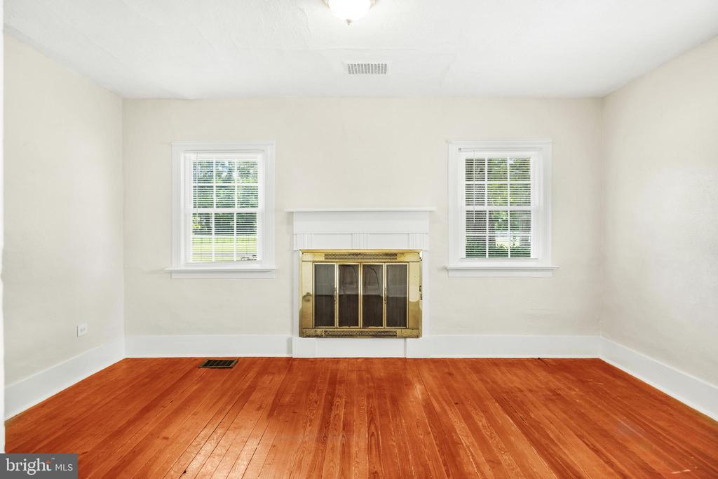 10287 DAHLGREN ROAD