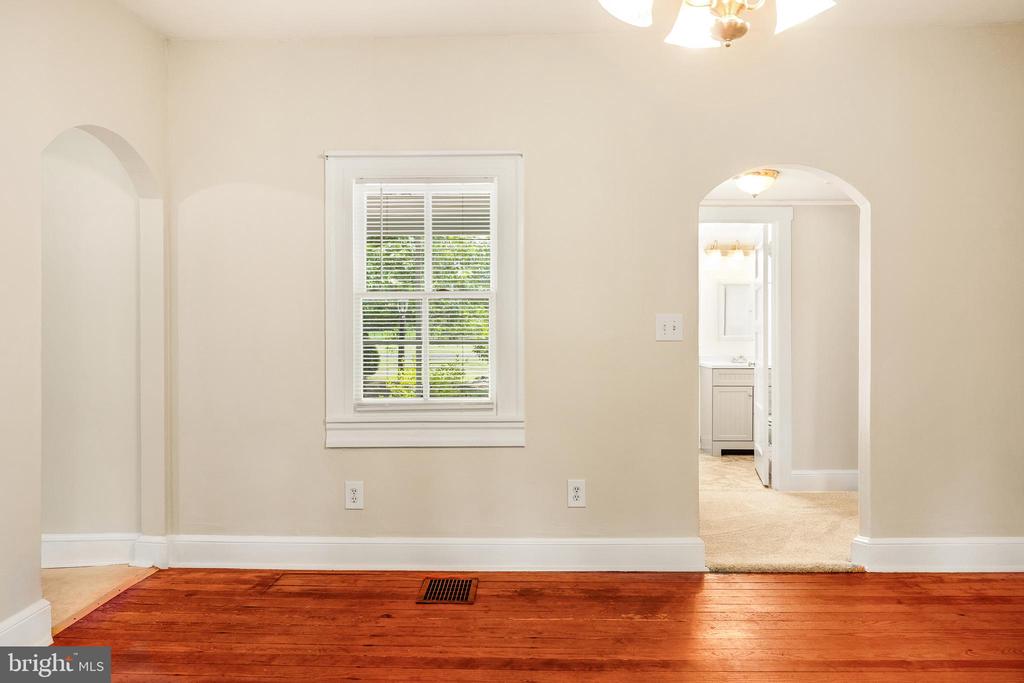 10287 DAHLGREN ROAD