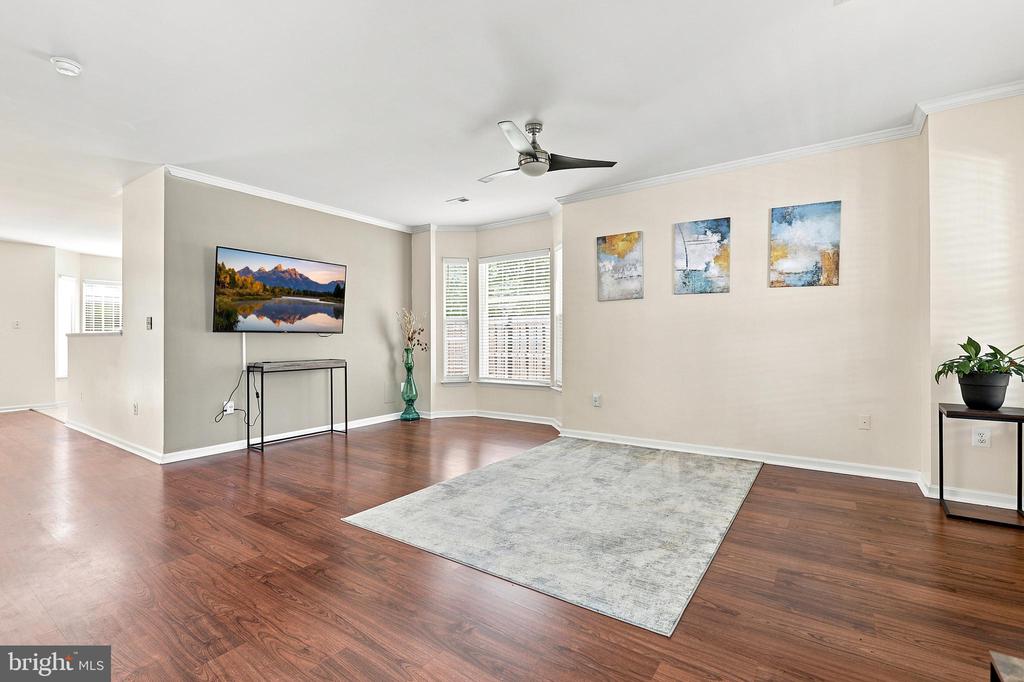 5200 DRAKES COURT
