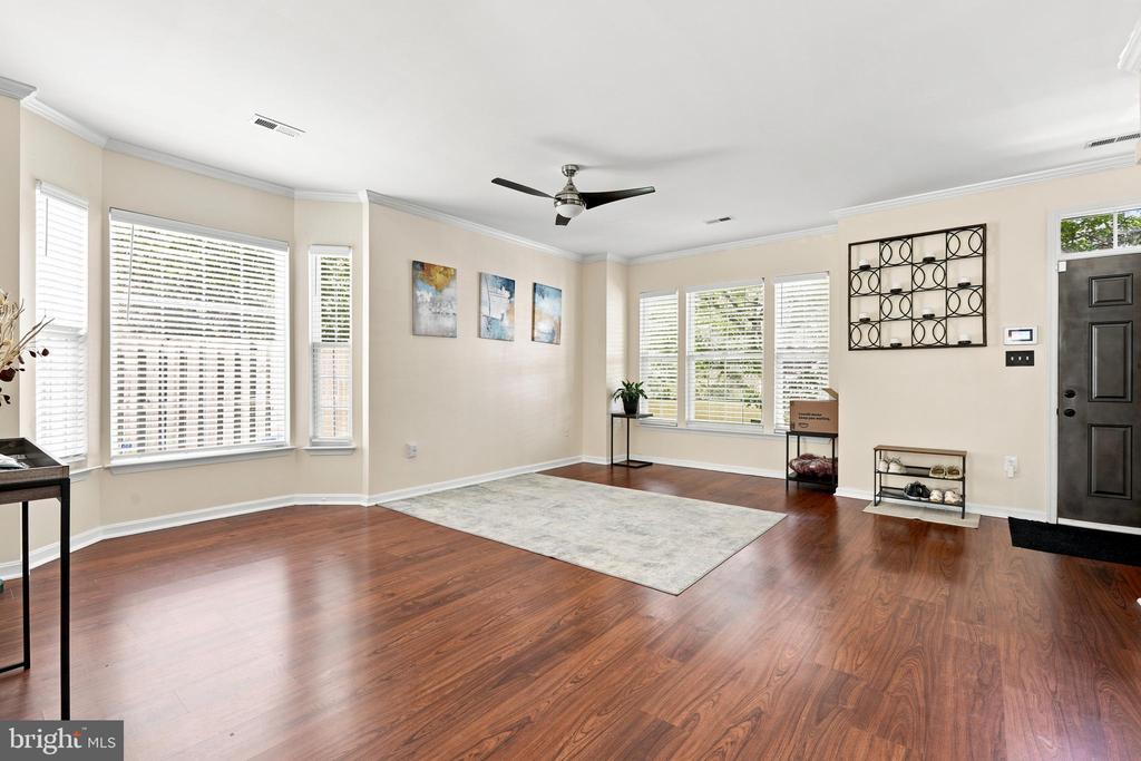 5200 DRAKES COURT