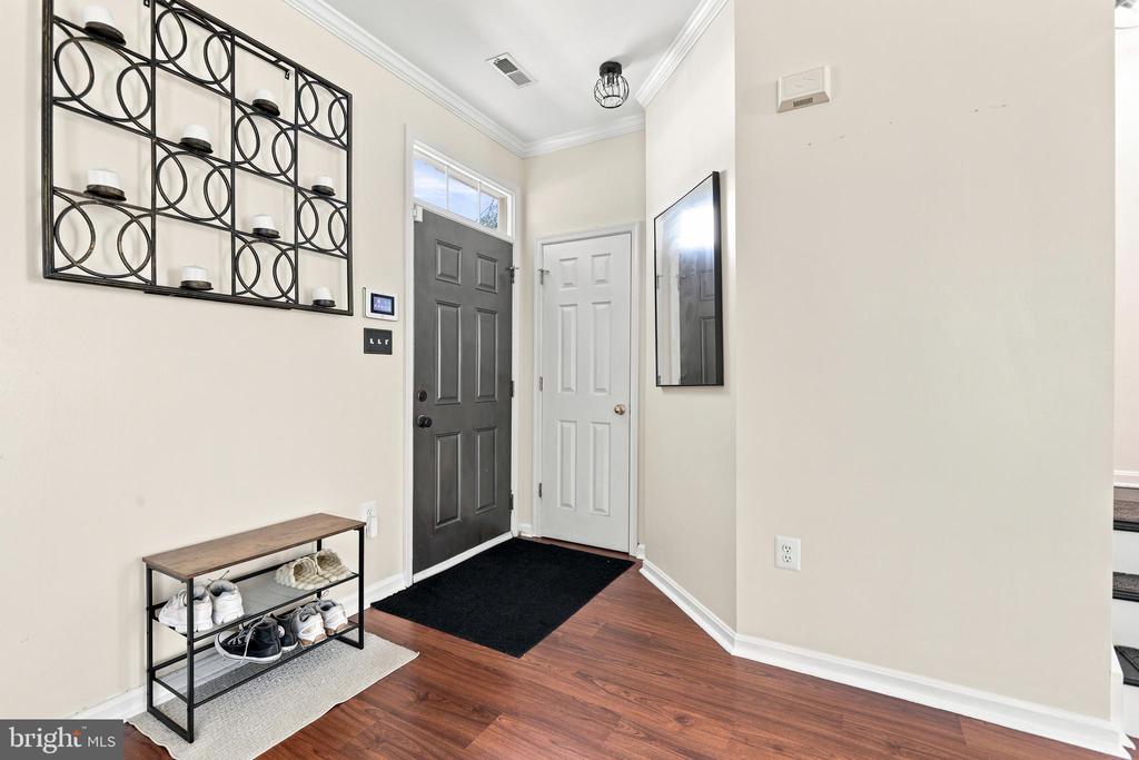 5200 DRAKES COURT