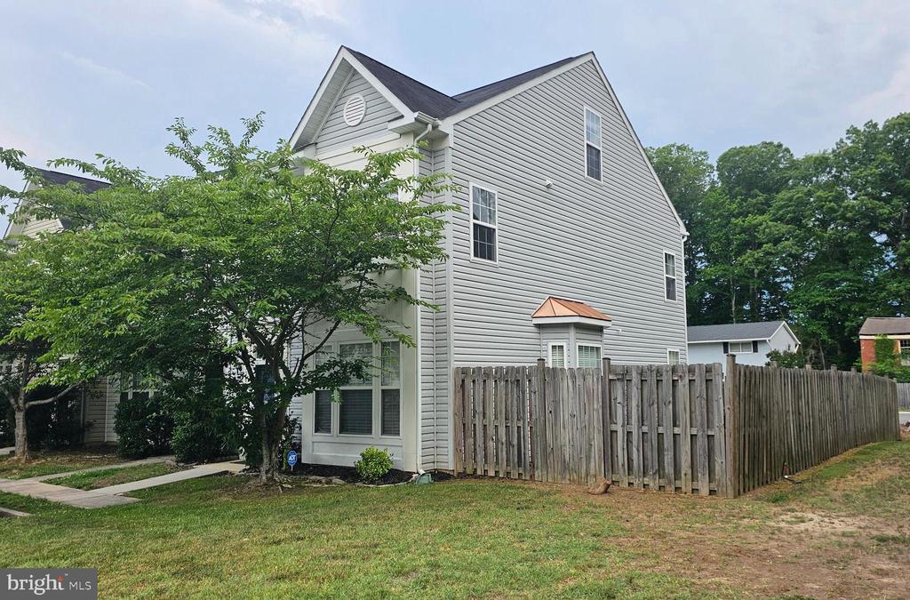 5200 DRAKES COURT