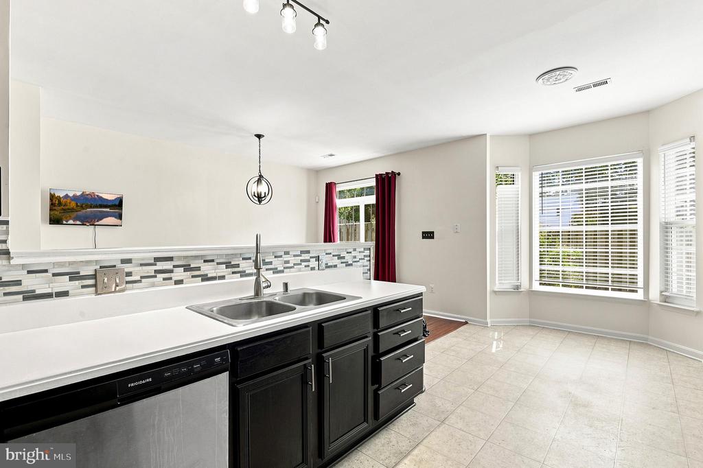 5200 DRAKES COURT