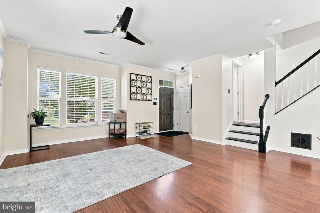 5200 DRAKES COURT