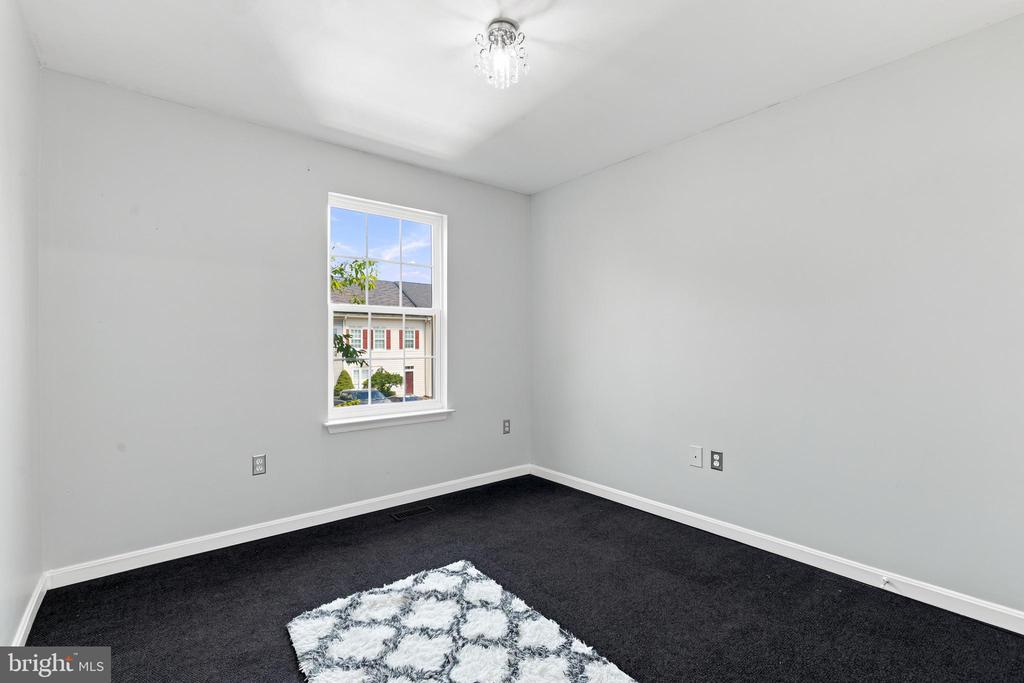 5200 DRAKES COURT