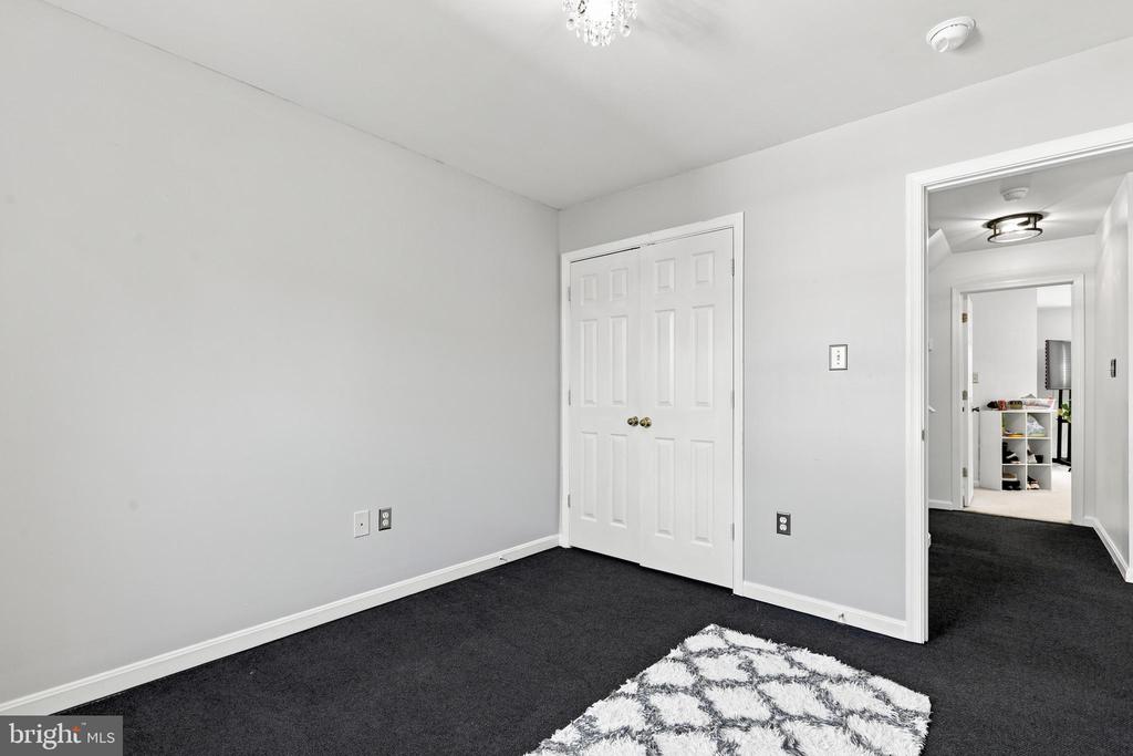 5200 DRAKES COURT