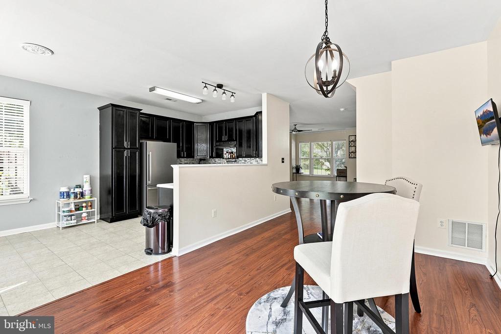 5200 DRAKES COURT