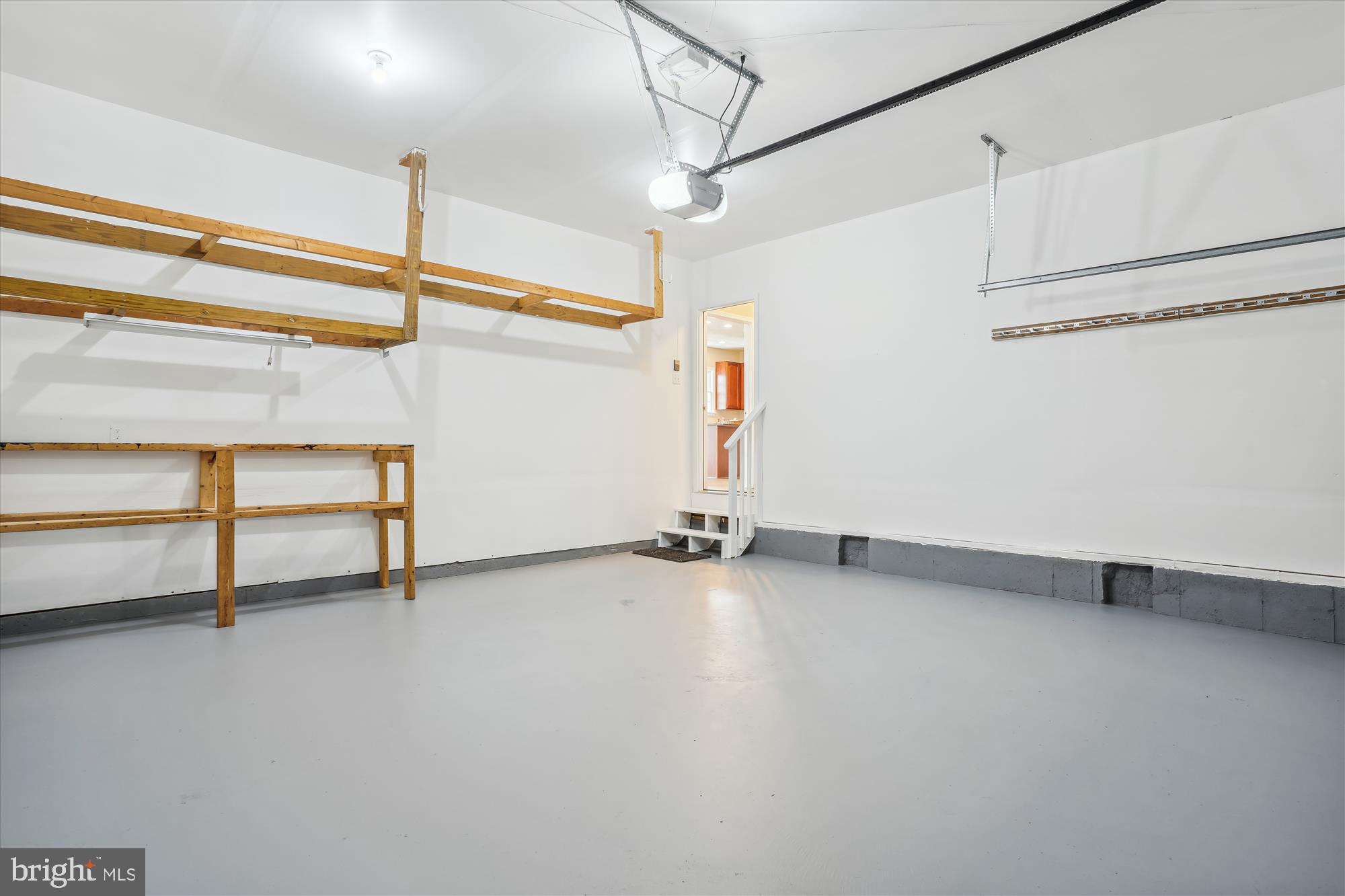 10204 NAPOLEON STREET