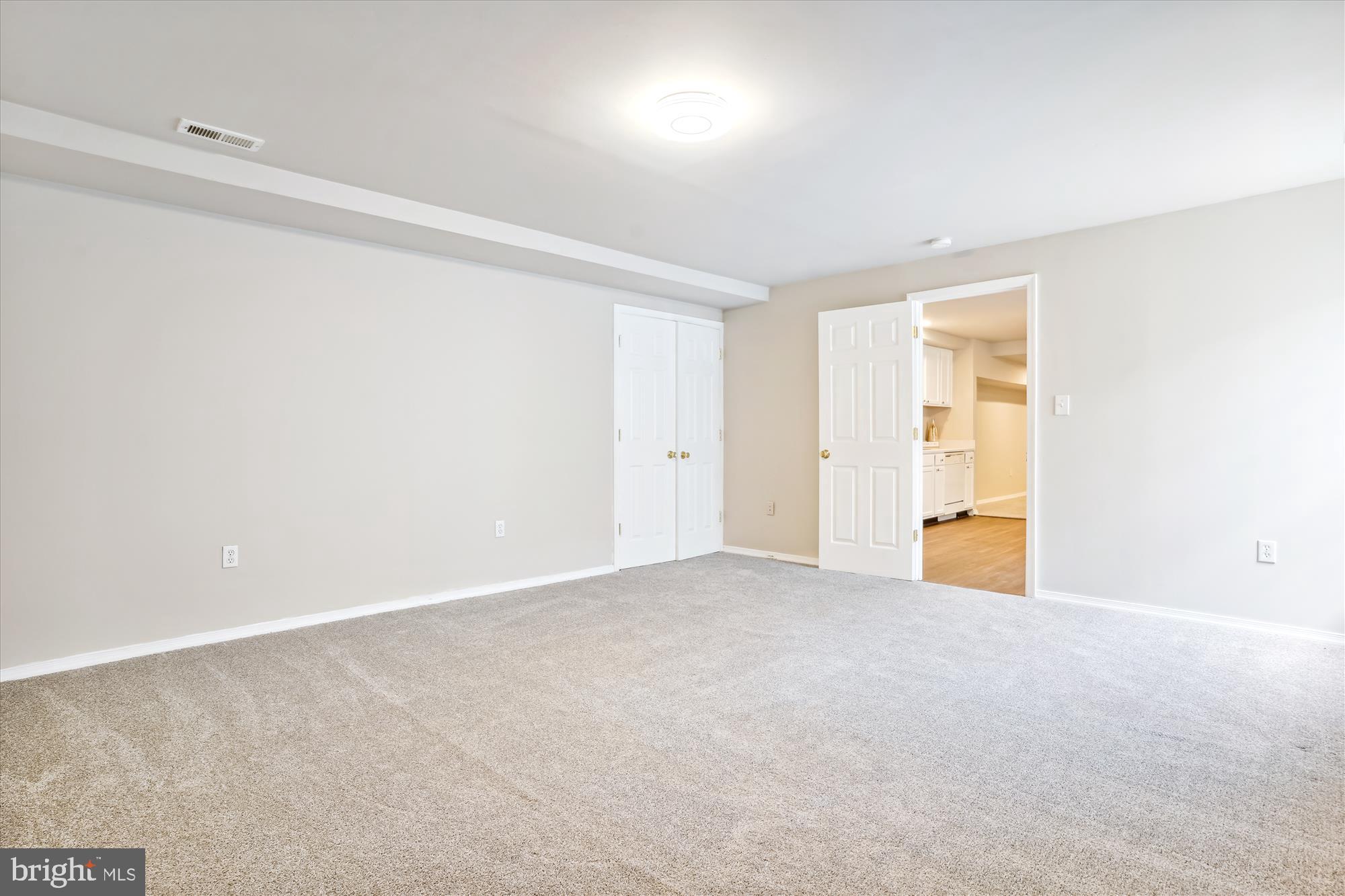 10204 NAPOLEON STREET