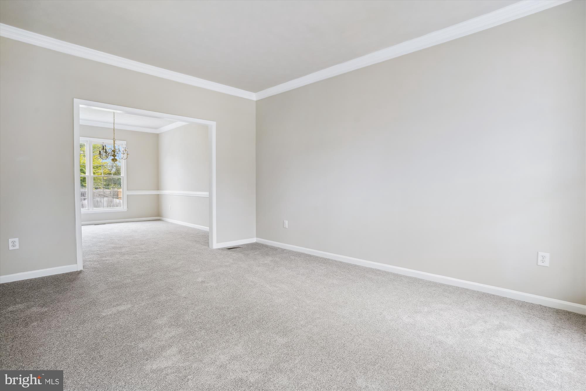 10204 NAPOLEON STREET