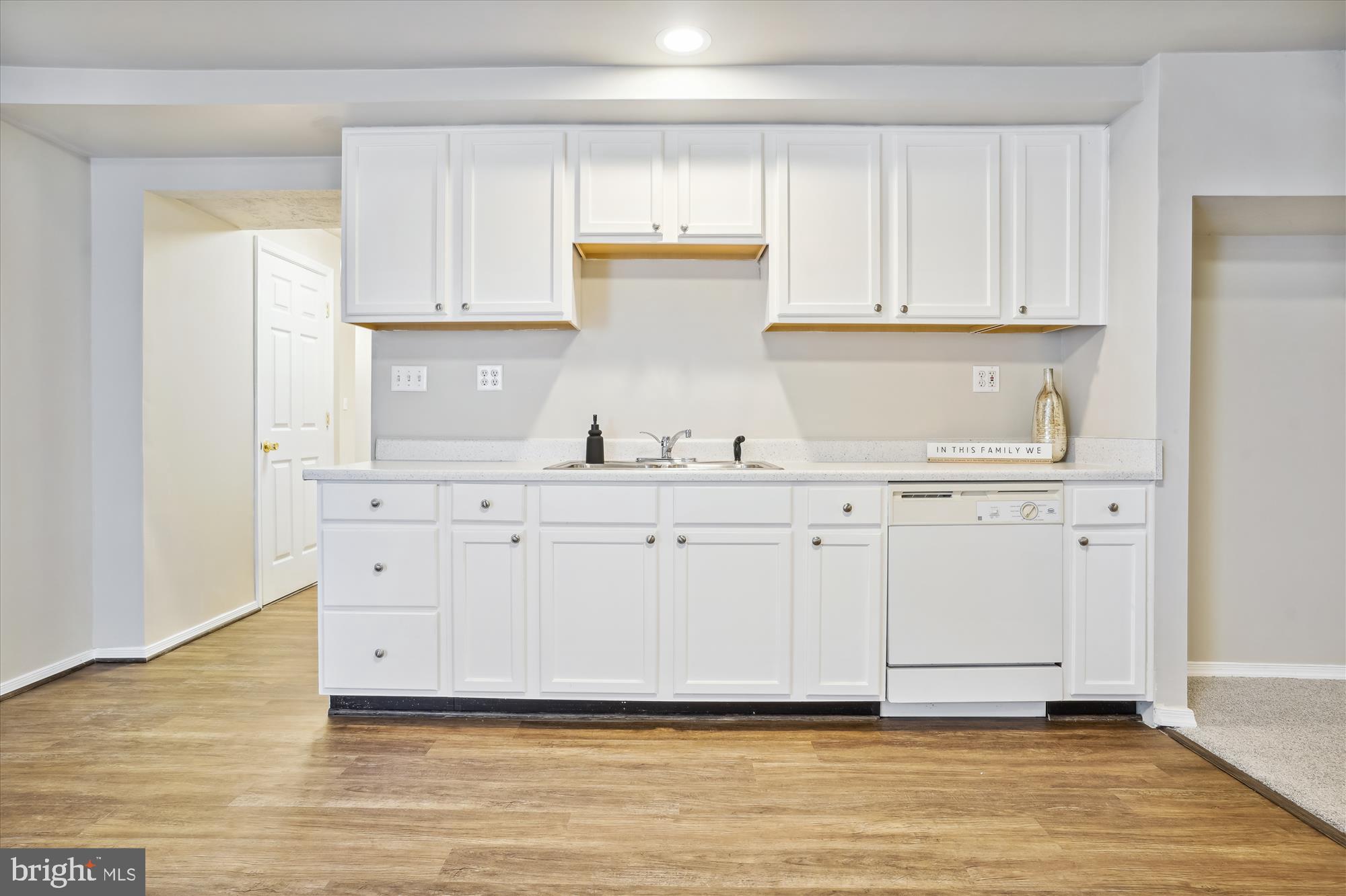 10204 NAPOLEON STREET