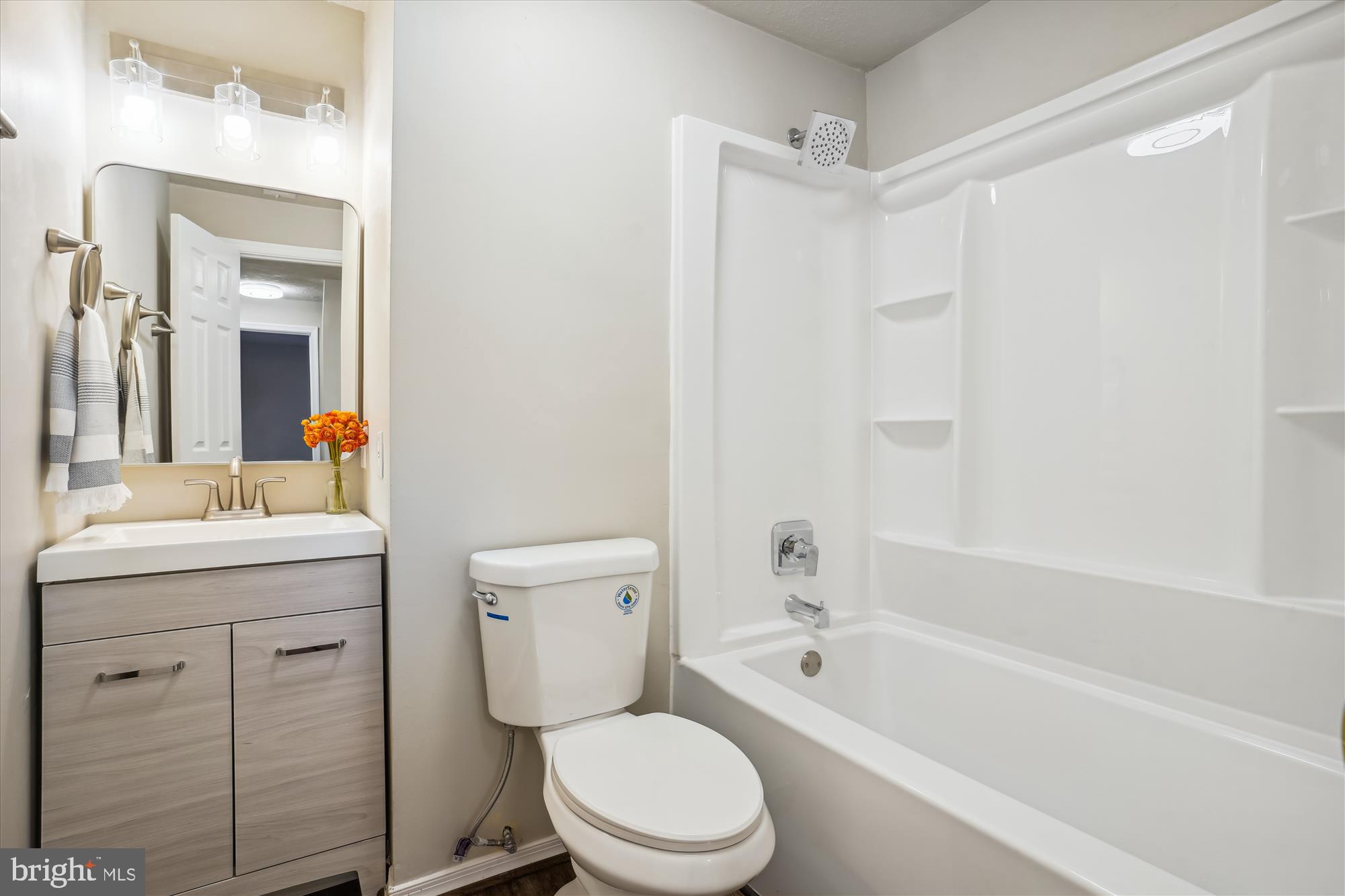 10204 NAPOLEON STREET